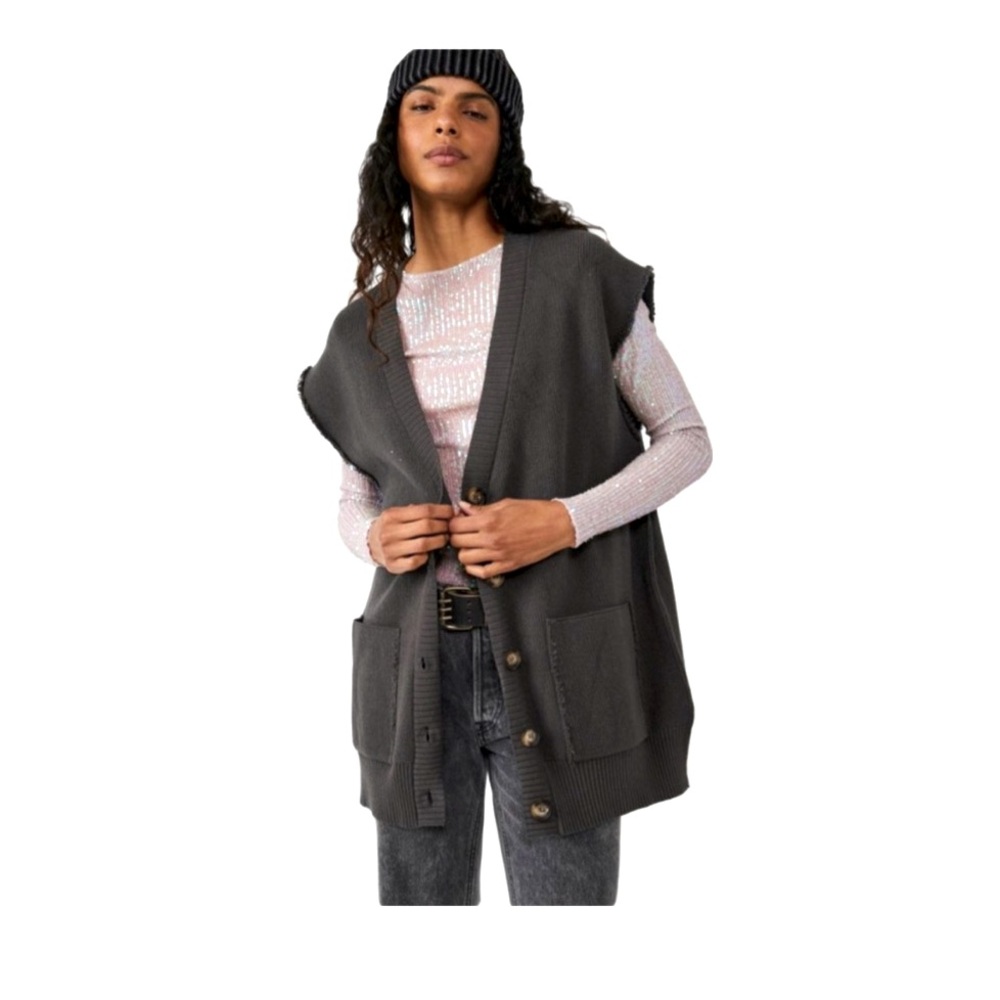 *** SOLD***   🆕 Free People Oakleigh Oversized Boyfriend Sweater Vest Charcoal
